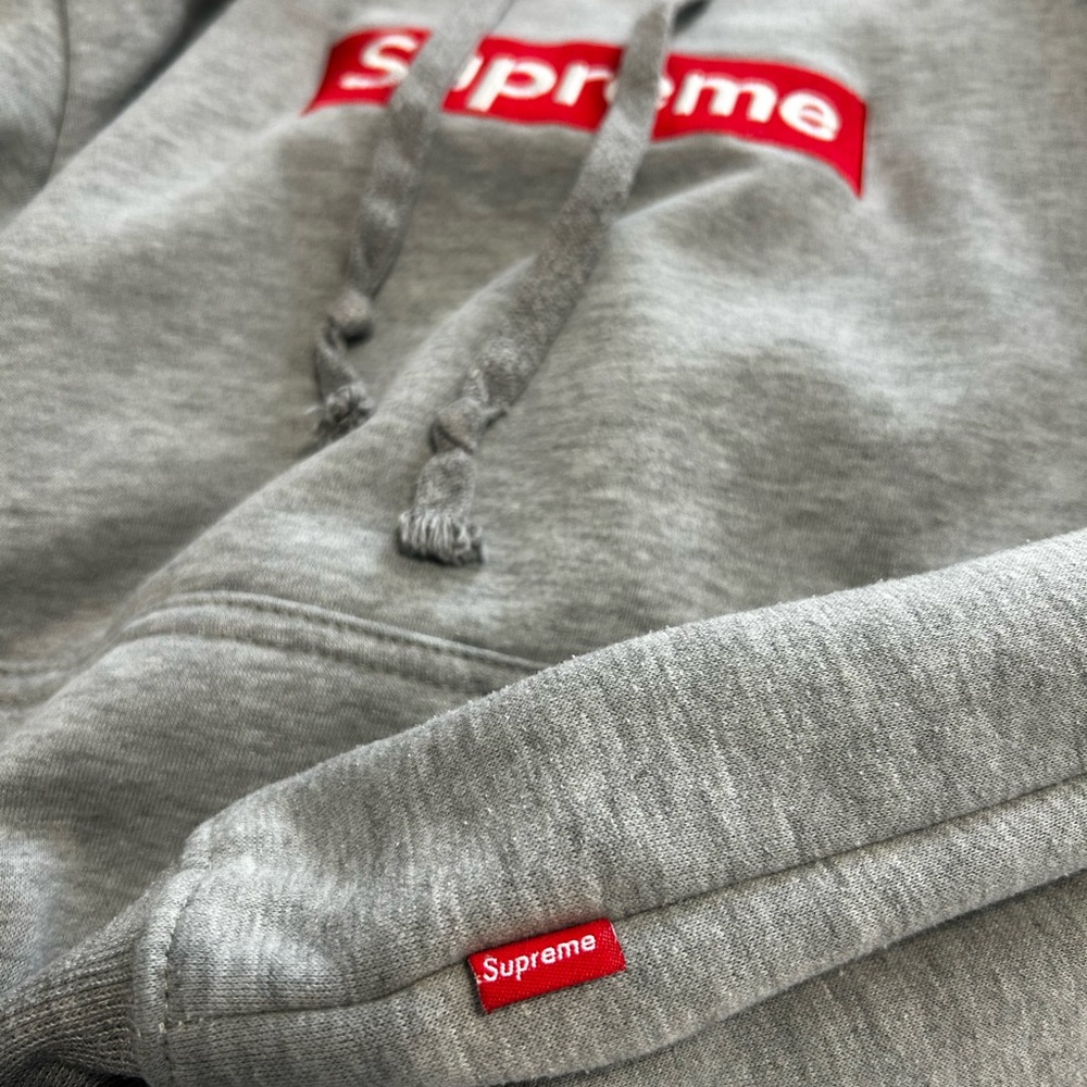 Supreme hoodie